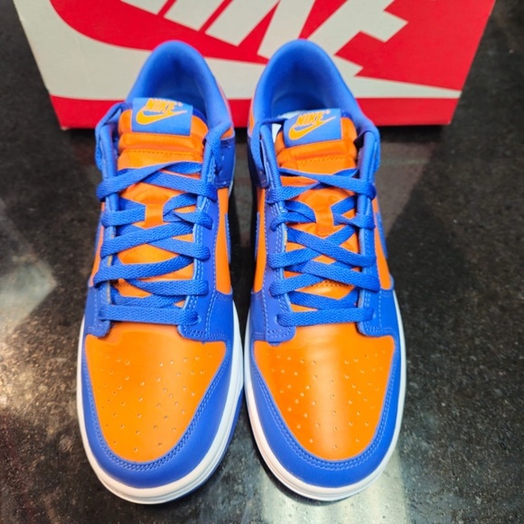 Sz 10 Knicks Nike Dunk Low Retro sneakers in blue and orange DV0833-800. main image 4